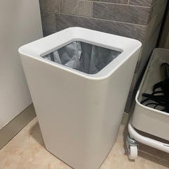 （あと１つになりました）抗菌消臭ダストボックスの画像