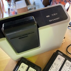 🍀シャープ／リチウムイオン電池3点と充電器セットの画像