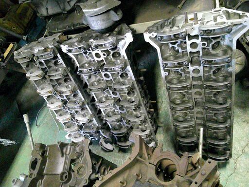 Ｍベンツ124-300-24Vエンジンシリンダーヘツト各種販売