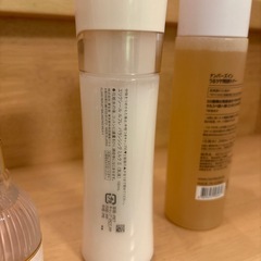 乳液や香水の画像