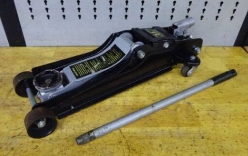 【引き渡し済】2.5ｔフロアジャッキ スチール ガレージジャッキ 油圧式 ローダウン車対応　スタッドレス→夏タイヤ交換に！