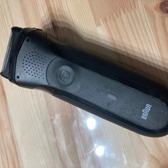ブラウン　電動シェーバー　髭剃りの画像