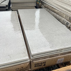 グレージュタイル
の画像