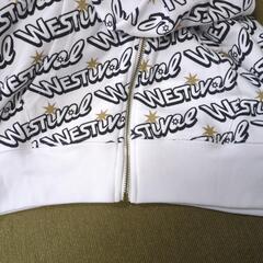 ジャニーズWEST　パーカーの画像