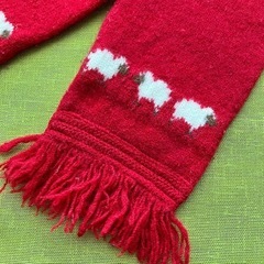 子供 マフラー 赤 ひつじ 羊 シープ sheep キッズ フリンジ 防寒の画像