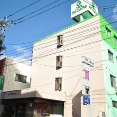 ビジネスホテルのフロント・清掃スタッフ