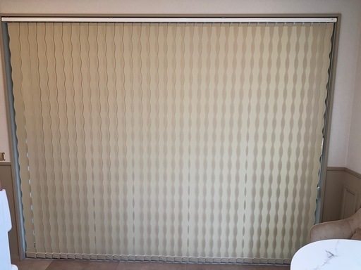 ブラインドカーテン　おしゃれ　大きい窓