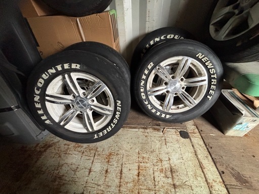 ハイエースにアルミ16インチ　タイヤ一本サービス