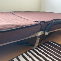 折りたたみシングルベッド①ブラウン　の画像