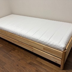 IKEA シングルベッド　ダブルベッド