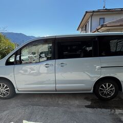 日産セレナ　C25型　ブロックタイヤなどカスタムの画像