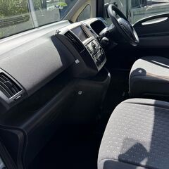 日産セレナ　C25型　ブロックタイヤなどカスタムの画像