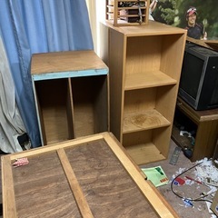 【4月24日引取最終】テレビ液晶、ブラウン管ジャンク、棚、ラック　ファンヒーター、無料／家具家電他、４月２４日処分の画像