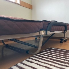 折りたたみシングルベッド②ネイビーの画像