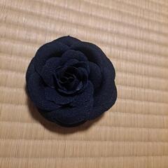 黒バラ　コサージュの画像