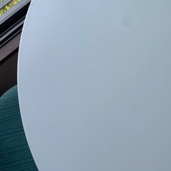 白いテーブルの画像