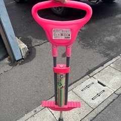 ジャンプ　オモチャの画像