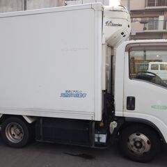 いすず エルフ CNG (天然ガス) ２トン冷蔵車の画像