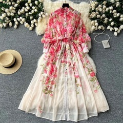 25000円で購入　新品未使用　華やかな花柄ワンピース