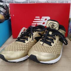 NB New Balanca スニーカー TJ11455