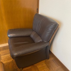 本革一人掛けソファの画像
