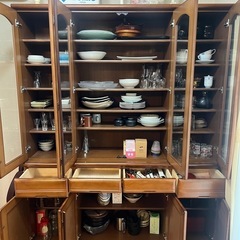 食器棚（食器付）　家具　キッチンの画像