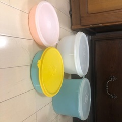 カワイイtupperwear‼️丸型タッパーウェア　
まとめて5個の画像