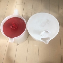 タッパーウェア珍しい‼️計量カップと液体容器をまとめてらの画像