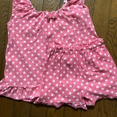 １３０サイズのガールズ　６着+おまけセットの画像