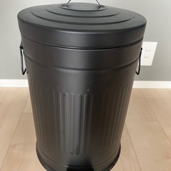 ごみ箱（丸型、ペダル式）