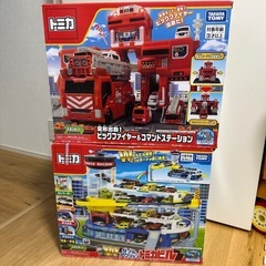 トミカ　ダブルアクショントミカビル　変形出動！ビッグファイヤー&...