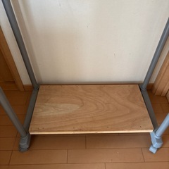 ハンガーラック受け渡し相談中の画像