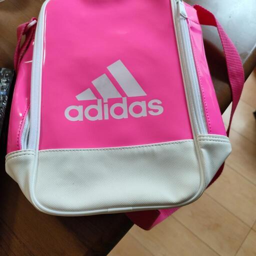 新品未使用　タグ付き　adidas ワンショルダーバッグ　ピンク 新品未使用 adidas originals スマホショルダーバッグ ピンク