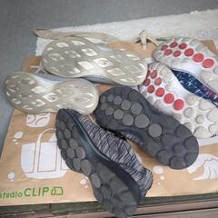 スケッチャーズスニーカー3足の画像