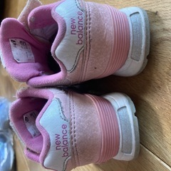ニューバランス13.5センチの画像