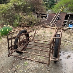 錆びたリアカー