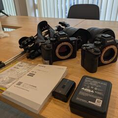 ソニー　α7 III（ILCE-7M3）カメラ２台、AMRON　望遠レンズ２つ　等の画像
