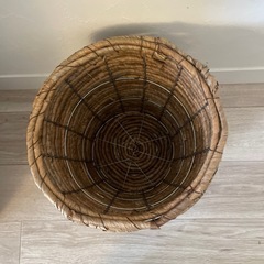 観葉植物の鉢カバーの画像