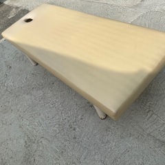 ⬛︎無料⬛︎マッサージベッド 低め 有孔の画像