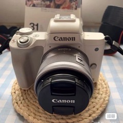 Canon EOS MARK M50