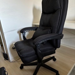 【引き取り限定】Eeasky SKYE ゲーミングチェア ブラック 中古 オフィスチェア リクライニング＆オットマン付き 参考価格：21,580円の画像
