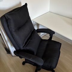 【引き取り限定】Eeasky SKYE ゲーミングチェア ブラック 中古 オフィスチェア リクライニング＆オットマン付き 参考価格：21,580円の画像