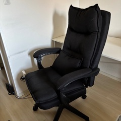 【引き取り限定】Eeasky SKYE ゲーミングチェア ブラック 中古 オフィスチェア リクライニング＆オットマン付き 参考価格：21,580円の画像
