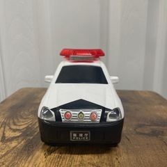 パトカー　おもちゃ