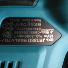 Makita JR188D本体と18Vバッテリー1コと刃5枚付の画像