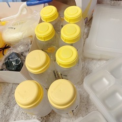メデラ搾乳機　哺乳瓶　離乳食保存容器の画像