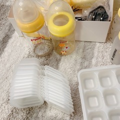 メデラ搾乳機　哺乳瓶　離乳食保存容器の画像