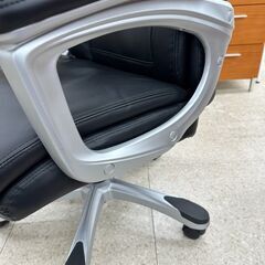 ★ジモティ割あり★ TJ11481  椅子 黒 H108.0/47.0×D49×W54 クリーニング済みの画像