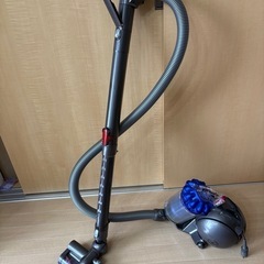 値下げ交渉◯使用感あり！DYSON(ダイソン) 掃除機 コード式...