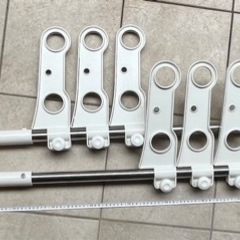 
アイリスオーヤマ ベランダ 物干し三段 突っ張り ステンレス ...